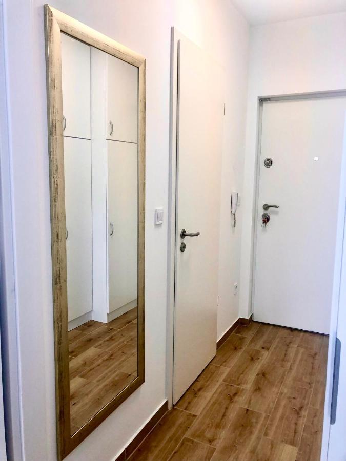 Sweet Home Apartman , 30Sqm Studio, Free Private Parking, Mountain View, Balcony, 20 Min From Downtown Budapest Exteriör bild