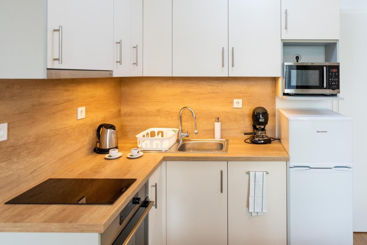 Sweet Home Apartman , 30Sqm Studio, Free Private Parking, Mountain View, Balcony, 20 Min From Downtown Budapest Exteriör bild