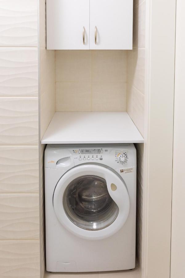 Sweet Home Apartman , 30Sqm Studio, Free Private Parking, Mountain View, Balcony, 20 Min From Downtown Budapest Exteriör bild