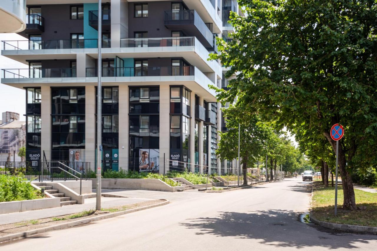 Sweet Home Apartman , 30Sqm Studio, Free Private Parking, Mountain View, Balcony, 20 Min From Downtown Budapest Exteriör bild