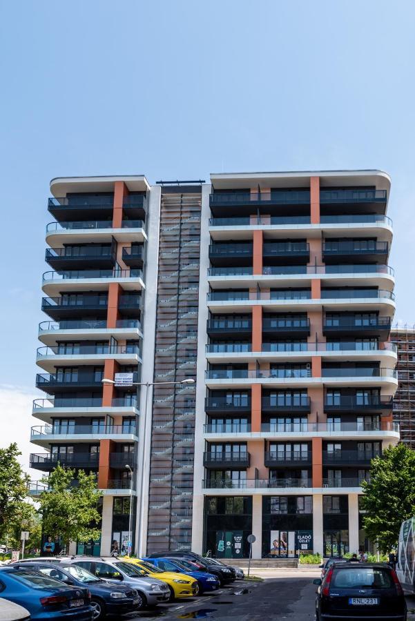 Sweet Home Apartman , 30Sqm Studio, Free Private Parking, Mountain View, Balcony, 20 Min From Downtown Budapest Exteriör bild