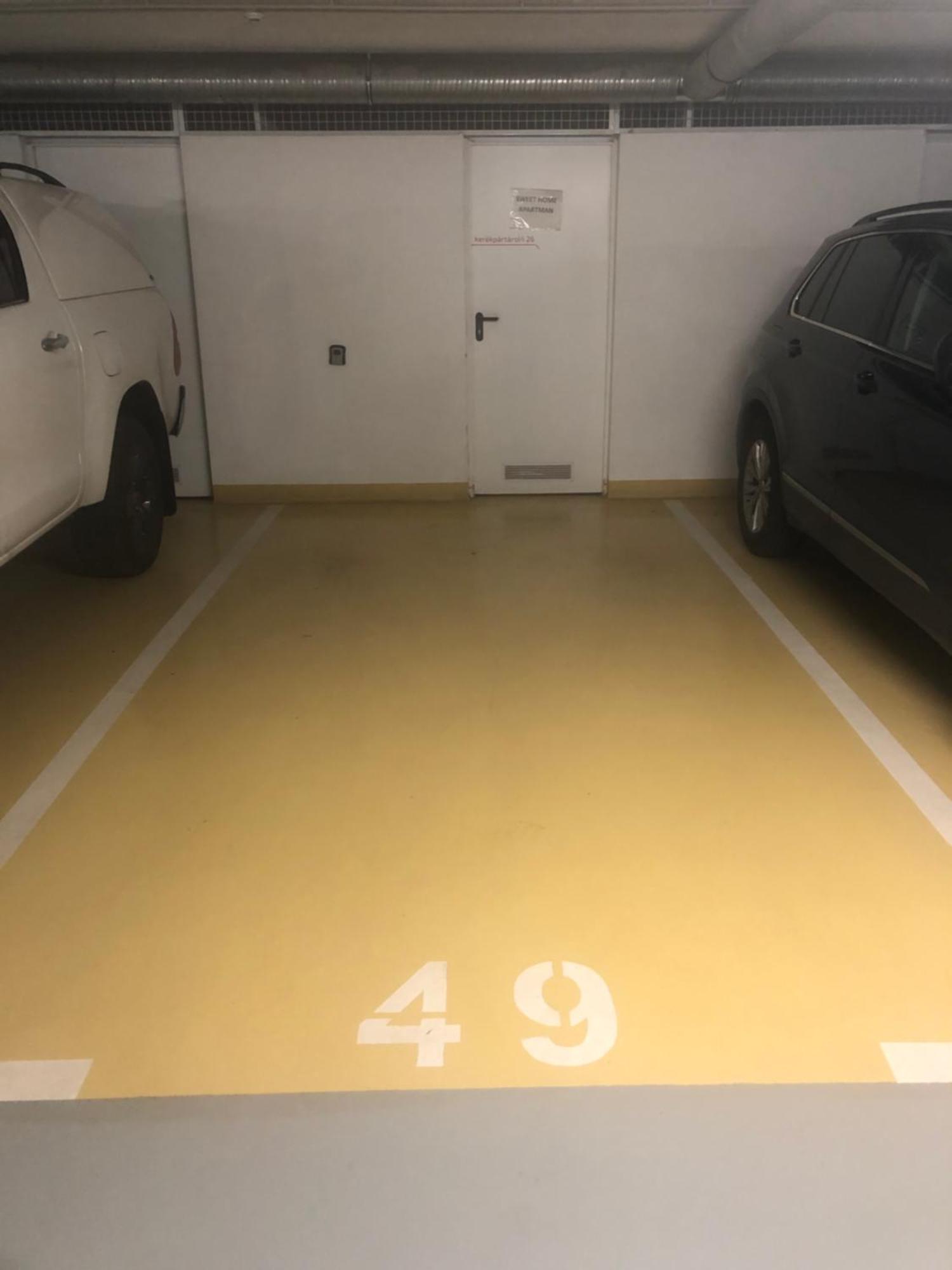 Sweet Home Apartman , 30Sqm Studio, Free Private Parking, Mountain View, Balcony, 20 Min From Downtown Budapest Exteriör bild
